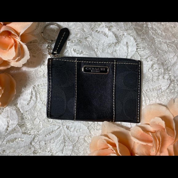 🌸 Coach black Keychain Wallet - Picture 1 of 4